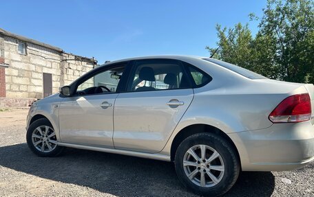 Volkswagen Polo VI (EU Market), 2011 год, 490 000 рублей, 2 фотография