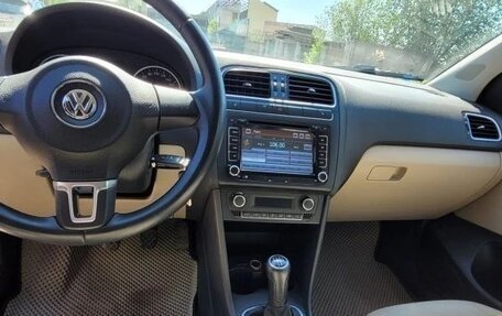 Volkswagen Polo VI (EU Market), 2011 год, 690 000 рублей, 4 фотография