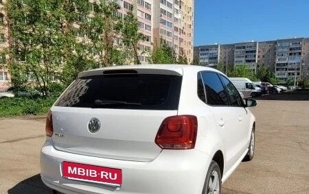 Volkswagen Polo VI (EU Market), 2011 год, 690 000 рублей, 2 фотография