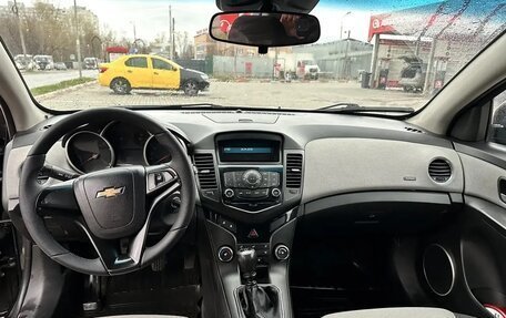 Chevrolet Cruze II, 2011 год, 490 000 рублей, 9 фотография