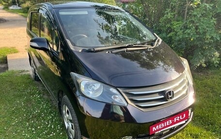Honda Freed I, 2010 год, 880 000 рублей, 27 фотография