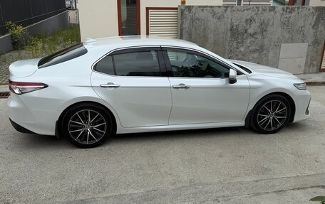 Toyota Camry, 2021 год, 3 550 000 рублей, 3 фотография