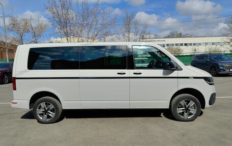 Volkswagen Multivan T6 рестайлинг, 2021 год, 8 900 000 рублей, 10 фотография