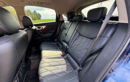 Infiniti QX70, 2014 год, 1 800 000 рублей, 14 фотография