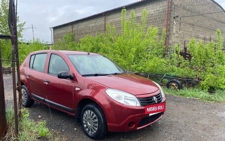 Renault Sandero I, 2010 год, 355 000 рублей, 2 фотография