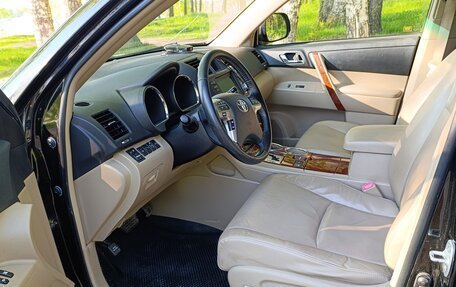 Toyota Highlander III, 2011 год, 1 990 000 рублей, 8 фотография