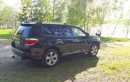 Toyota Highlander III, 2011 год, 1 990 000 рублей, 6 фотография