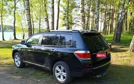 Toyota Highlander III, 2011 год, 1 990 000 рублей, 5 фотография