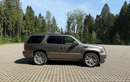 Cadillac Escalade III, 2013 год, 2 100 000 рублей, 3 фотография