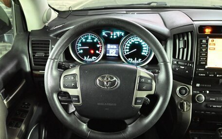 Toyota Land Cruiser 200, 2009 год, 2 900 000 рублей, 14 фотография
