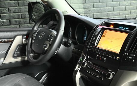 Toyota Land Cruiser 200, 2009 год, 2 900 000 рублей, 16 фотография