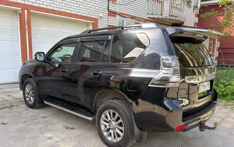 Toyota Land Cruiser Prado 150 рестайлинг 2, 2017 год, 3 500 000 рублей, 3 фотография