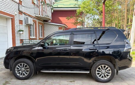 Toyota Land Cruiser Prado 150 рестайлинг 2, 2017 год, 3 500 000 рублей, 6 фотография