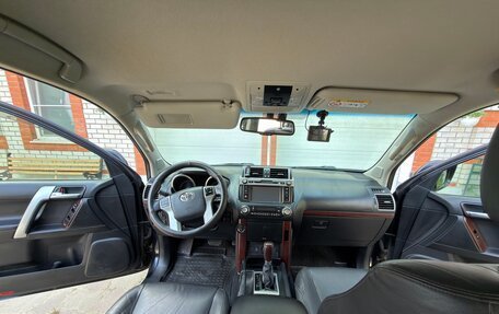 Toyota Land Cruiser Prado 150 рестайлинг 2, 2017 год, 3 500 000 рублей, 9 фотография