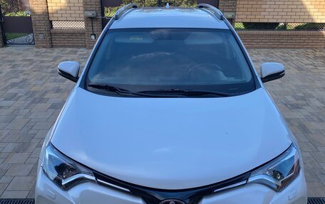 Toyota RAV4, 2015 год, 2 000 000 рублей, 3 фотография