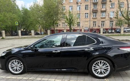 Toyota Camry, 2018 год, 3 150 000 рублей, 2 фотография