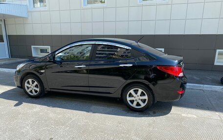 Hyundai Solaris II рестайлинг, 2012 год, 900 000 рублей, 3 фотография
