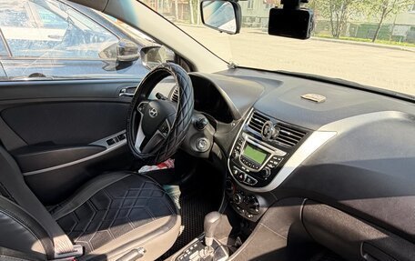 Hyundai Solaris II рестайлинг, 2012 год, 900 000 рублей, 8 фотография