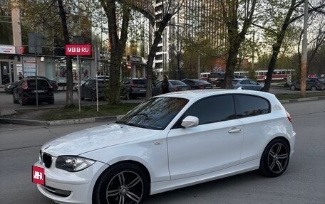 BMW 1 серия, 2010 год, 950 000 рублей, 1 фотография