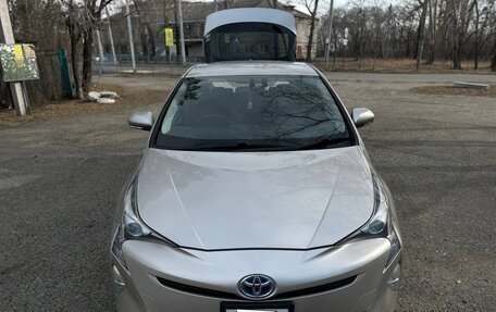 Toyota Prius IV XW50, 2016 год, 1 600 000 рублей, 1 фотография