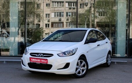 Hyundai Solaris II рестайлинг, 2013 год, 930 000 рублей, 1 фотография