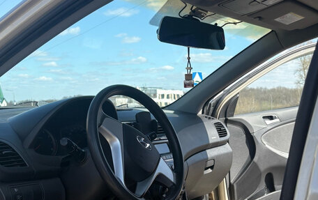 Hyundai Solaris II рестайлинг, 2012 год, 690 000 рублей, 7 фотография