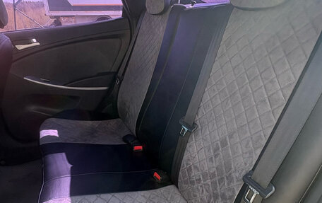Hyundai Solaris II рестайлинг, 2012 год, 690 000 рублей, 14 фотография