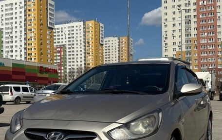 Hyundai Solaris II рестайлинг, 2012 год, 690 000 рублей, 5 фотография