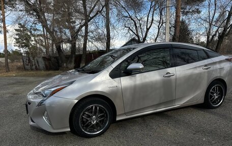 Toyota Prius IV XW50, 2016 год, 1 600 000 рублей, 7 фотография