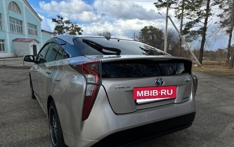Toyota Prius IV XW50, 2016 год, 1 600 000 рублей, 5 фотография