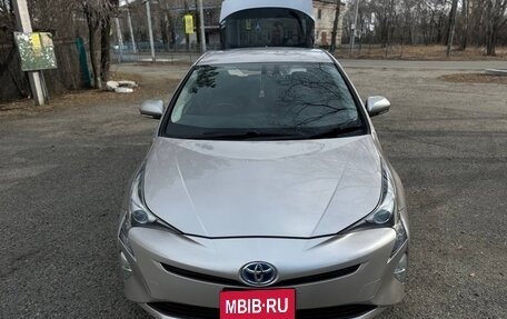 Toyota Prius IV XW50, 2016 год, 1 600 000 рублей, 4 фотография