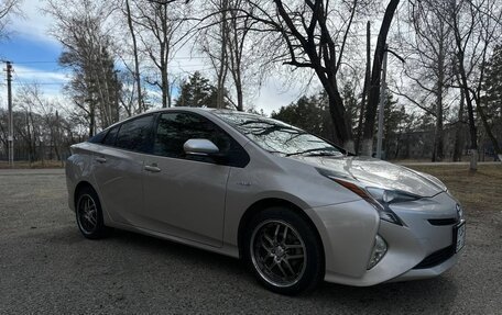 Toyota Prius IV XW50, 2016 год, 1 600 000 рублей, 19 фотография