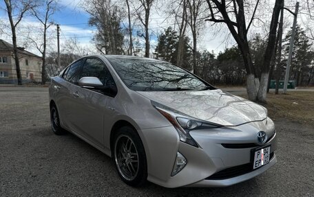 Toyota Prius IV XW50, 2016 год, 1 600 000 рублей, 18 фотография
