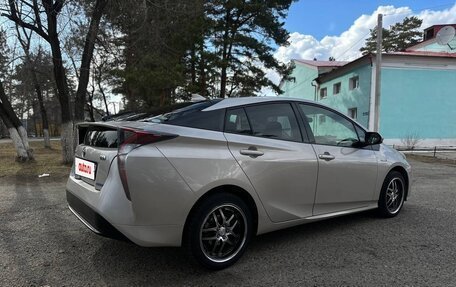 Toyota Prius IV XW50, 2016 год, 1 600 000 рублей, 17 фотография