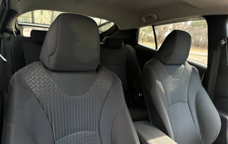 Toyota Prius IV XW50, 2016 год, 1 600 000 рублей, 31 фотография