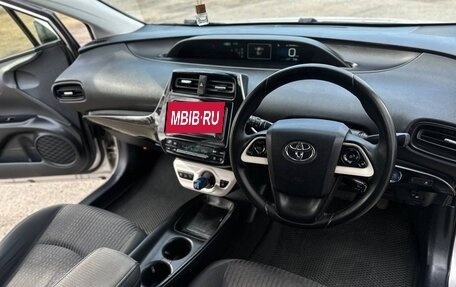 Toyota Prius IV XW50, 2016 год, 1 600 000 рублей, 35 фотография