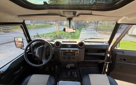 Land Rover Defender I, 2011 год, 2 990 000 рублей, 9 фотография