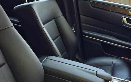 Mercedes-Benz E-Класс, 2014 год, 2 150 000 рублей, 10 фотография