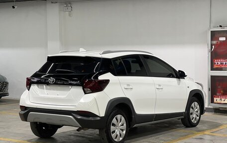 Toyota Yaris XP150 рестайлинг, 2023 год, 1 400 000 рублей, 2 фотография