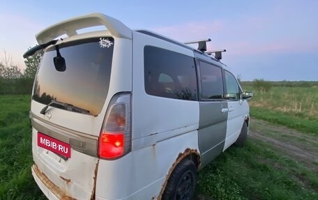 Nissan Serena II, 2001 год, 250 000 рублей, 5 фотография