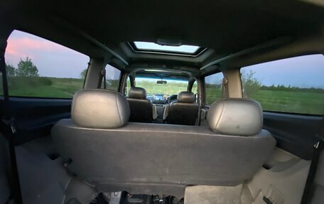 Nissan Serena II, 2001 год, 250 000 рублей, 21 фотография
