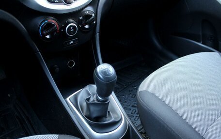 Hyundai Solaris II рестайлинг, 2013 год, 930 000 рублей, 13 фотография
