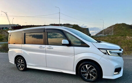 Honda Stepwgn IV, 2022 год, 1 980 000 рублей, 4 фотография