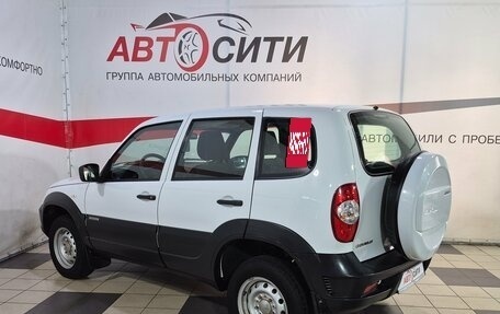 Chevrolet Niva I рестайлинг, 2018 год, 870 000 рублей, 5 фотография