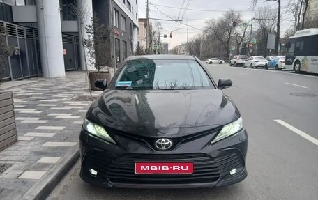 Toyota Camry, 2021 год, 2 600 000 рублей, 1 фотография
