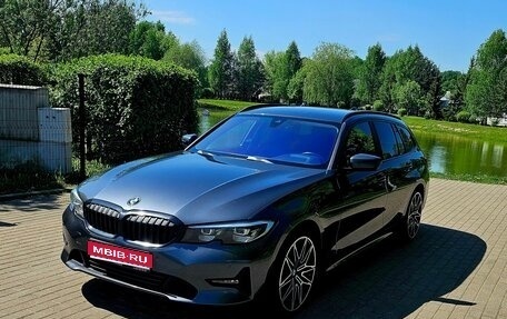 BMW 3 серия, 2019 год, 2 400 000 рублей, 1 фотография