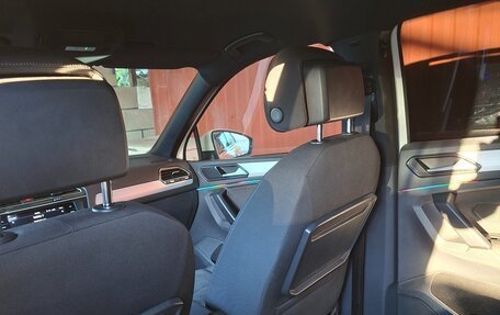 Volkswagen Tiguan II, 2018 год, 2 900 000 рублей, 4 фотография