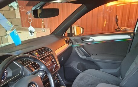 Volkswagen Tiguan II, 2018 год, 2 900 000 рублей, 5 фотография