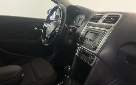 Volkswagen Polo VI (EU Market), 2015 год, 1 095 000 рублей, 13 фотография