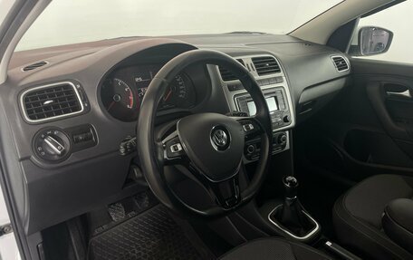 Volkswagen Polo VI (EU Market), 2015 год, 1 095 000 рублей, 9 фотография
